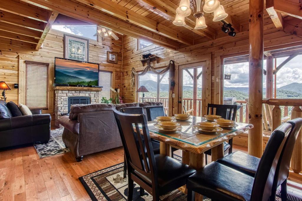 セバービル Endless View- Amazing Panoramic Mountain Views, Pool Access, Free Area Attraction Ticketsヴィラ エクステリア 写真