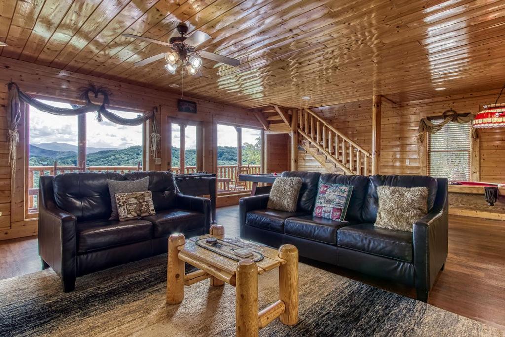 セバービル Endless View- Amazing Panoramic Mountain Views, Pool Access, Free Area Attraction Ticketsヴィラ エクステリア 写真