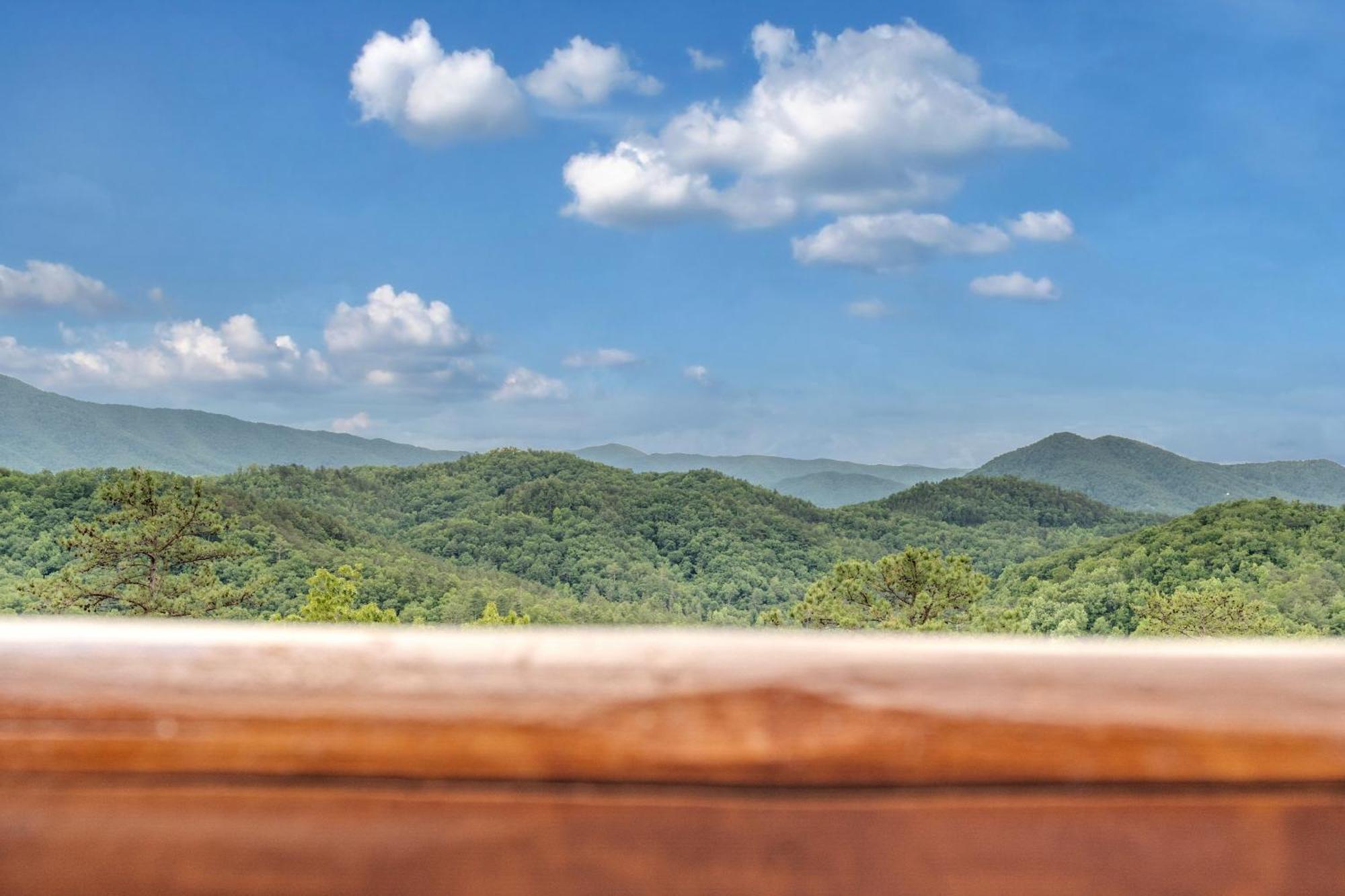 セバービル Endless View- Amazing Panoramic Mountain Views, Pool Access, Free Area Attraction Ticketsヴィラ エクステリア 写真