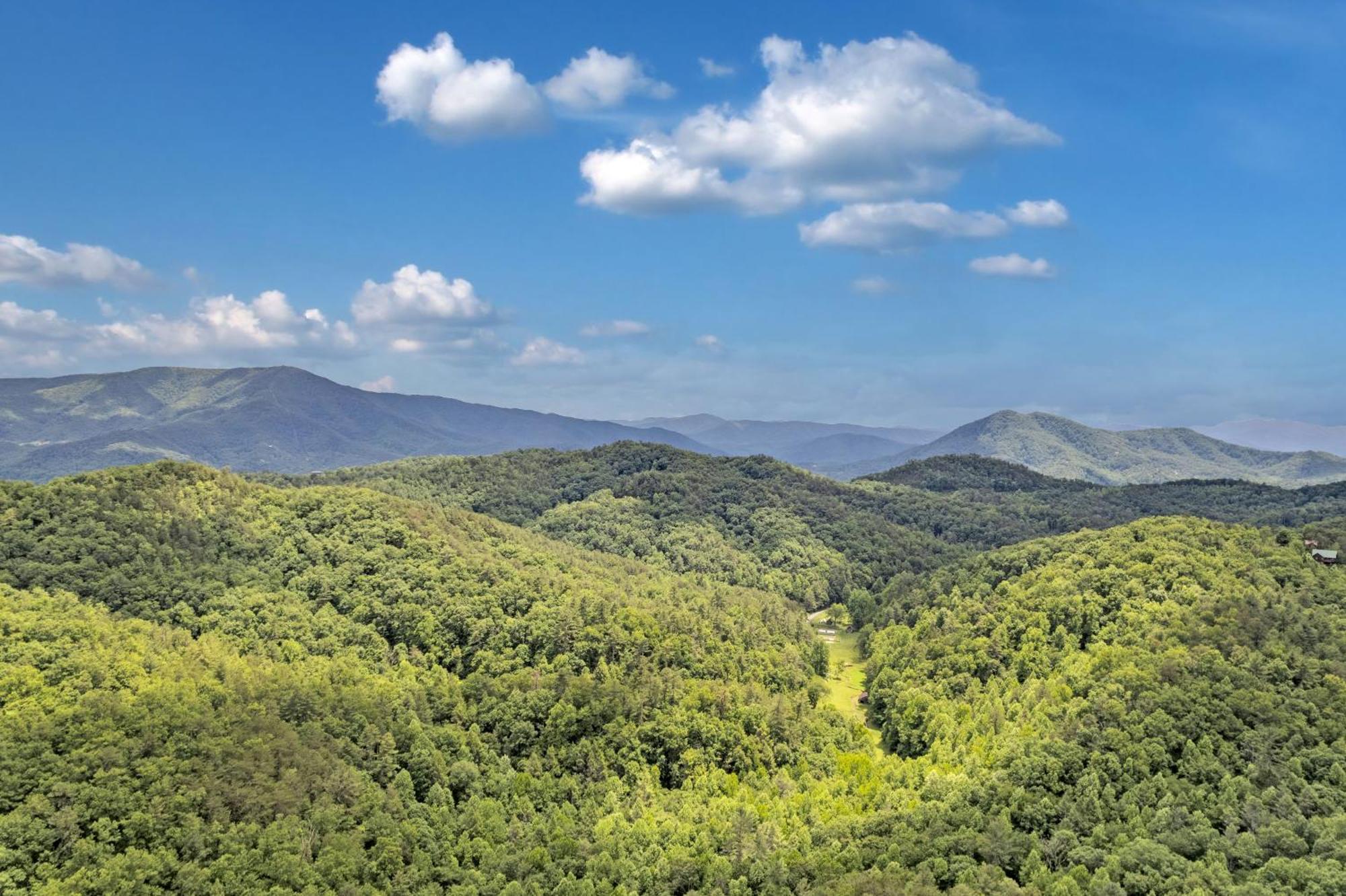 セバービル Endless View- Amazing Panoramic Mountain Views, Pool Access, Free Area Attraction Ticketsヴィラ エクステリア 写真